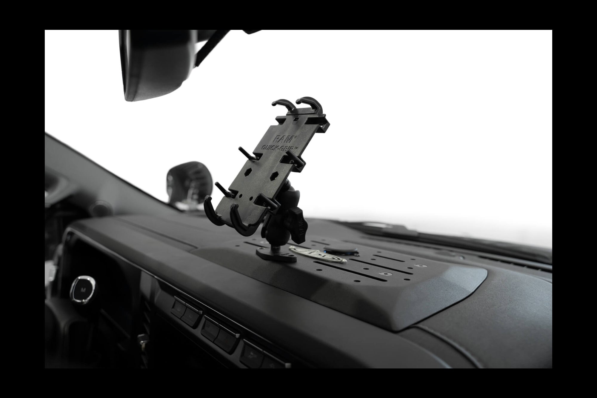2023 Ford Super Duty Digital Device Dash Mount
