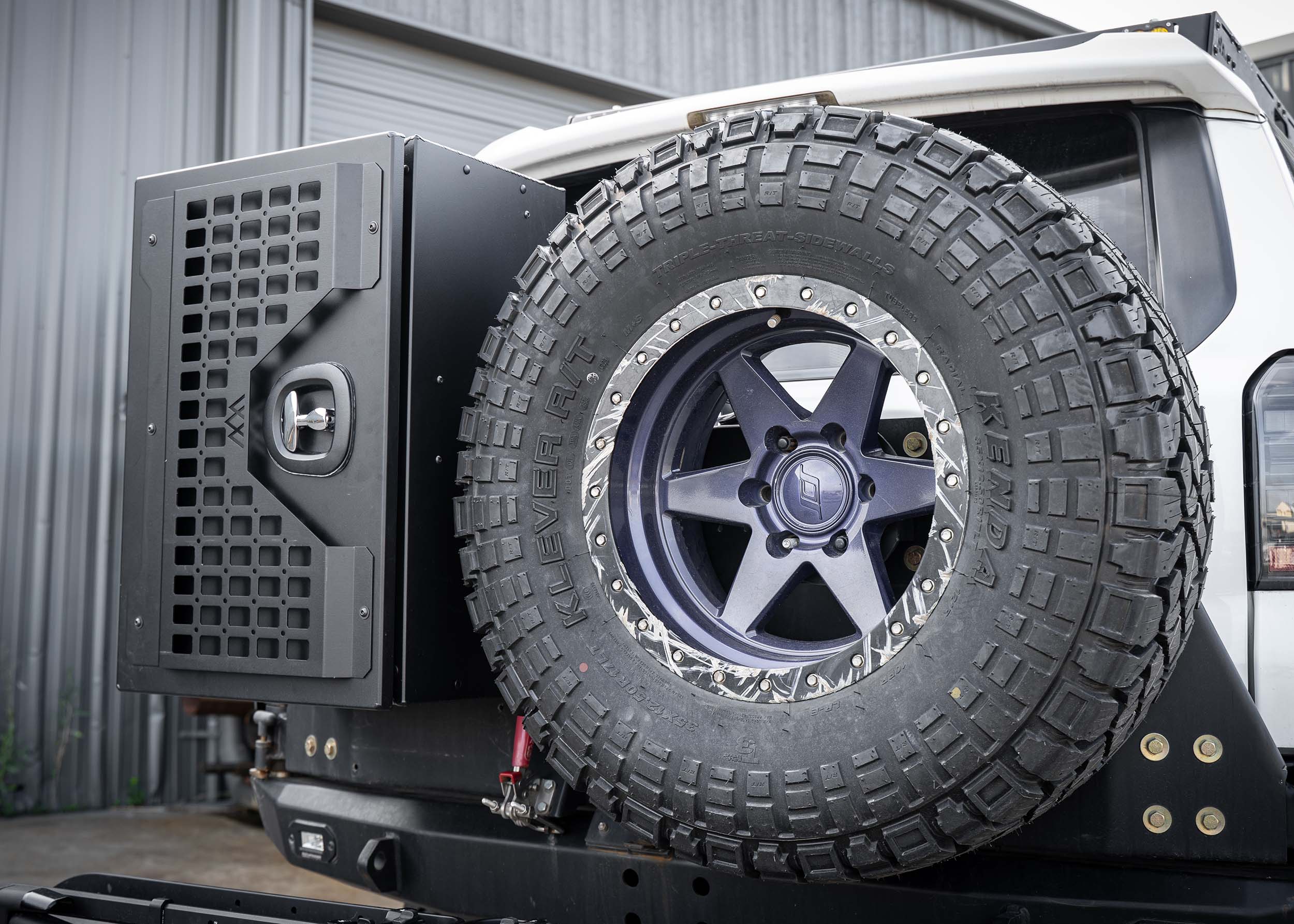 Universal Adventure Storage Box (19x28x15)